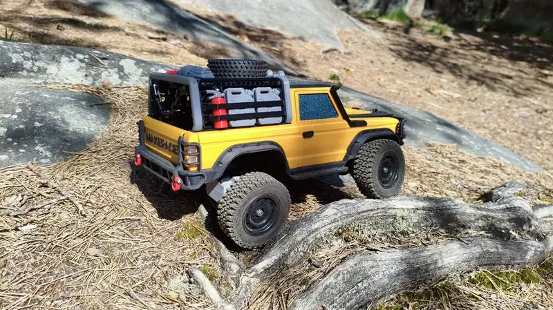 Yellow build on outdoor rocks